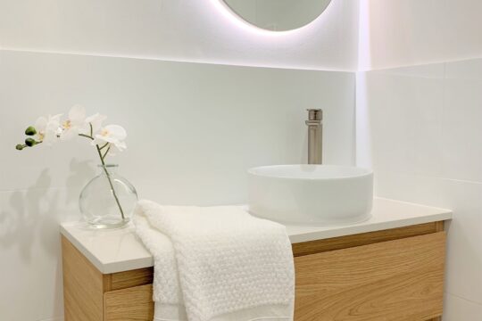 Briar Court, Leeming Powder Room