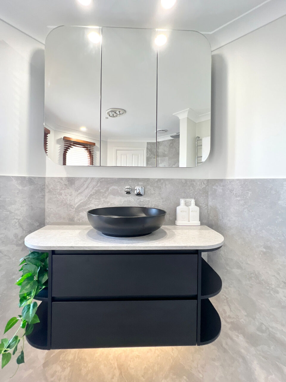 Addison St, South Perth Ensuite & WIR